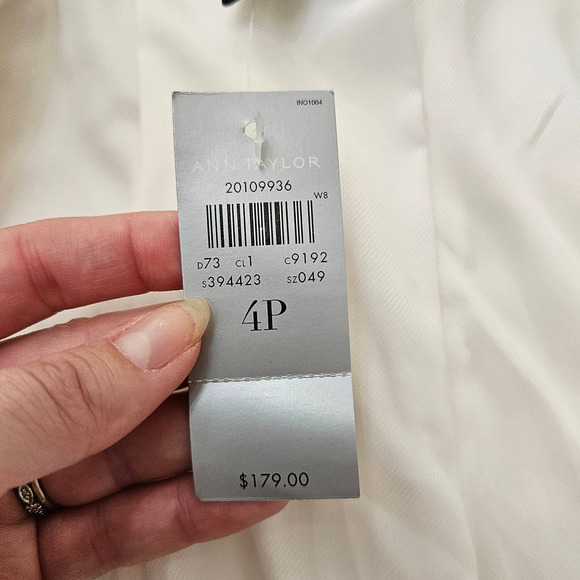 NWT Ann Taylor Women's Cream Double Button Collared Jacket. Size 4P - Picture 9 of 13